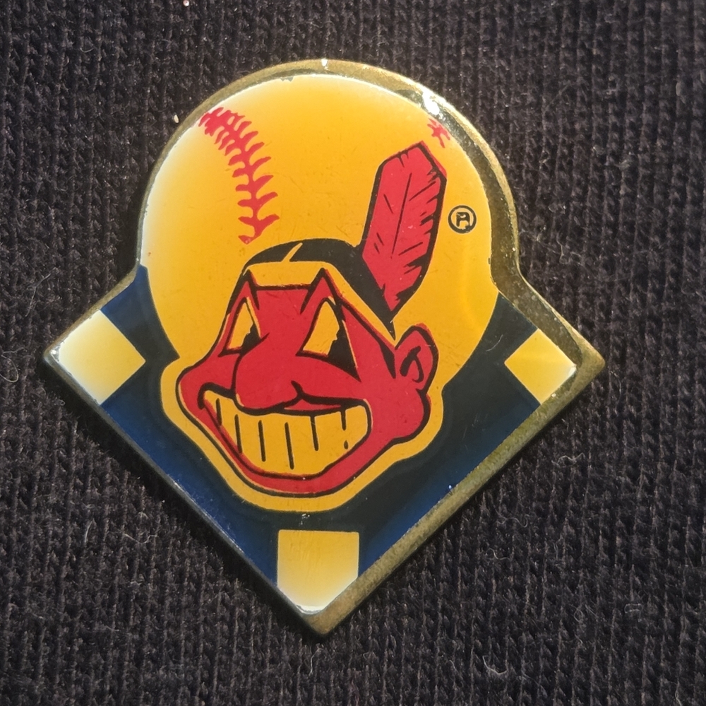 Vintage Chief Wahoo Cleveland Indians 1" Enamel / Resin Finish Logo Pin